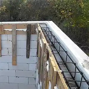 Нужен ли армопояс?