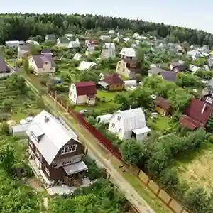 Выгодно ли  купить участок на дачном массиве и потихоньку строиться?