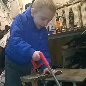 ОПРОС: Зачем покупать инструмент, если его можно взять у соседа?