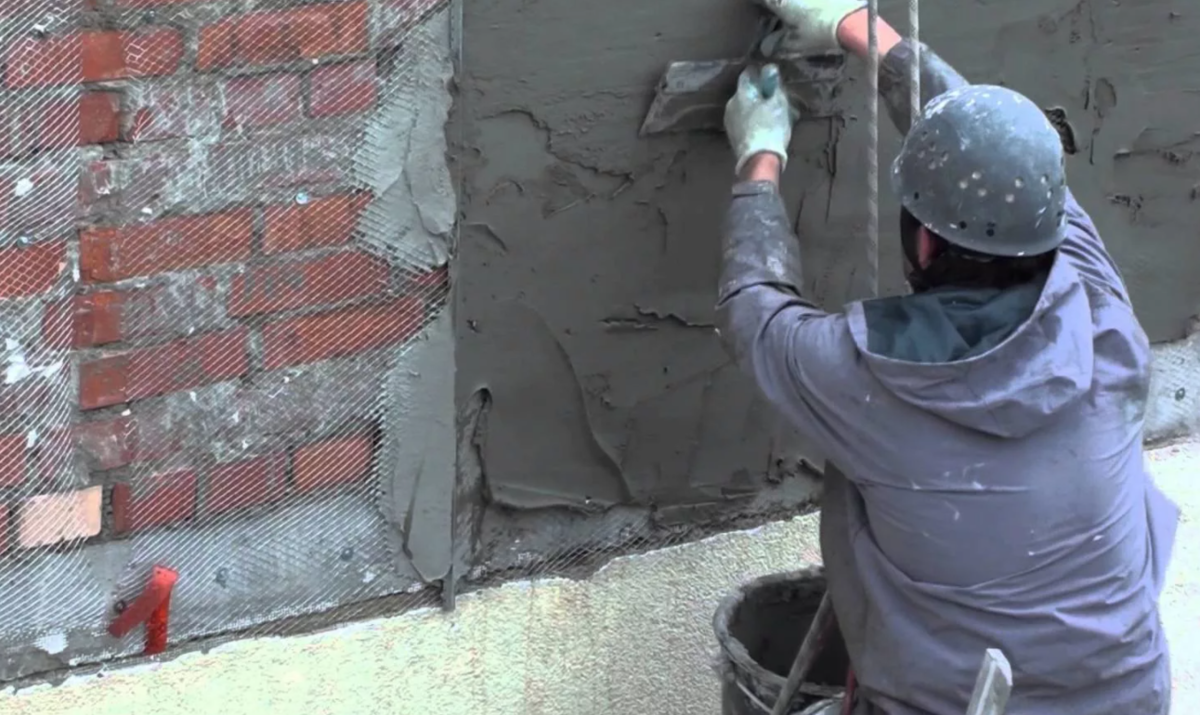 Оштукатуривание фасада дома из керамического кирпича