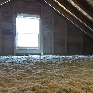 Почему чердак, утепленный урсой, набирает воду, а с опилками сухо?