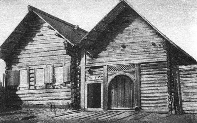 Двойной дом Петра Березовского в деревне Олаево Томской области с планом на следующем рисунке в галлерее