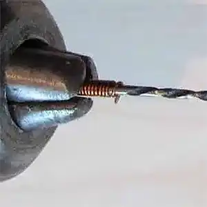 Какие есть хитрости чтобы сверло не проскальзывало в патроне дрели?