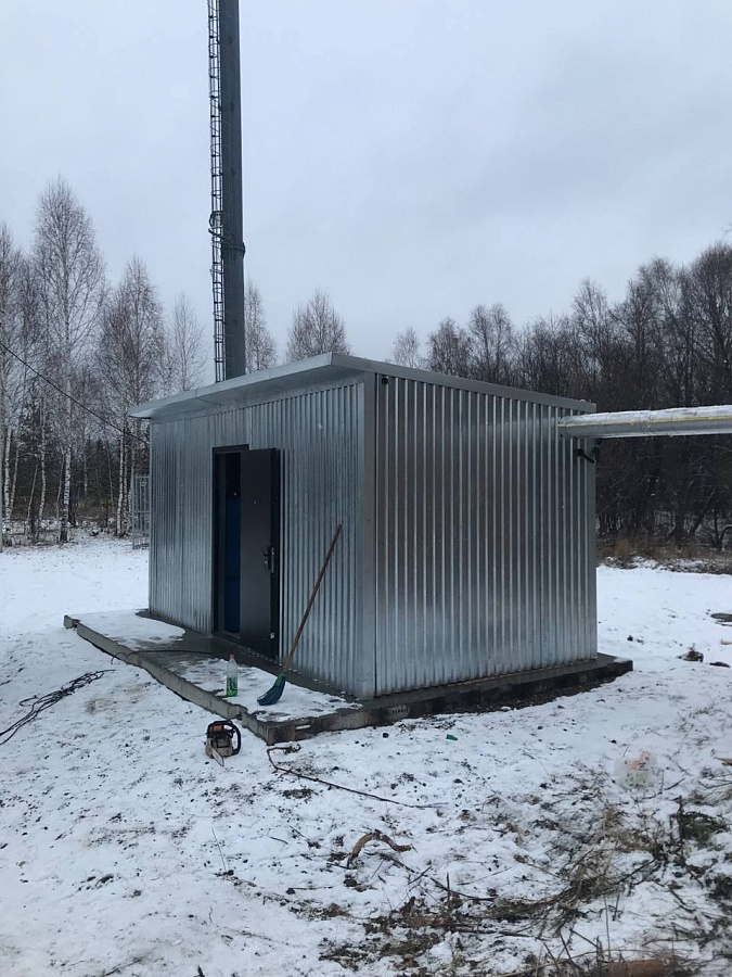 Уважаемые односельчане! Введена в эксплуатацию станция водоподготовки по пер.Водяной, 9. Станция снабжает водой жителей д.Барабинка, удаляет из подземного источника избыток железа и взвешенные частицы, производительность 10 куб/м в час.